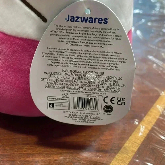 Squishmellow Sanrio hello kitty whith chocolate heart and bow8” - Picture 7 of 7